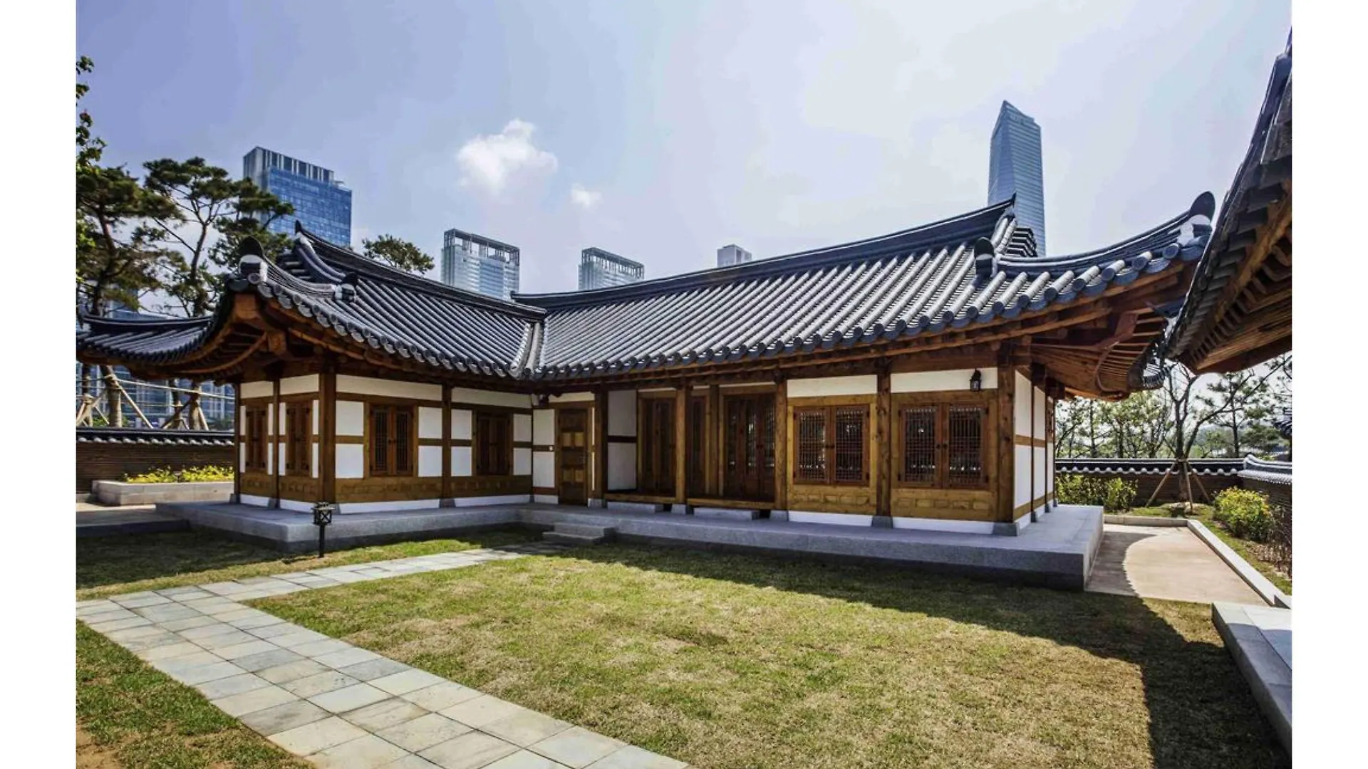 Gyeongwonjae Ambassador Incheon Associated With Accor Hotel 5*,  Korsel